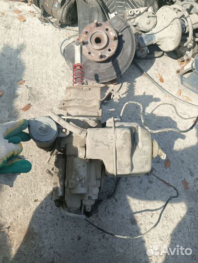 Вакуумный усилитель тормозов ABS passat b3 b4