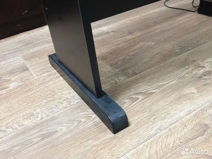 Стойка деревянная для цифрового пианино