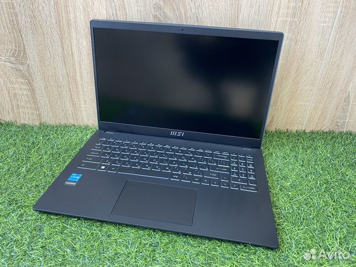 Ультрабук MSI Modern 15 B12M-215XRU