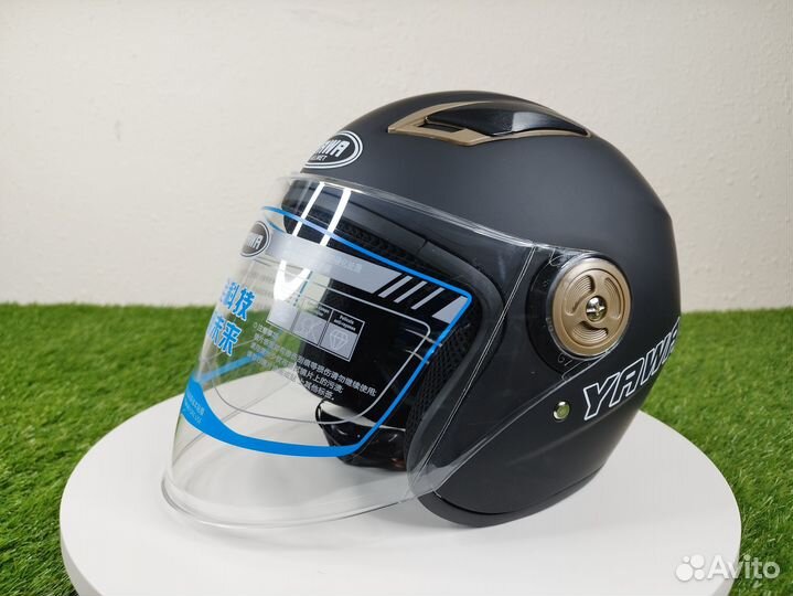 Шлем для скутера, полуоткрытый. Черный матовый