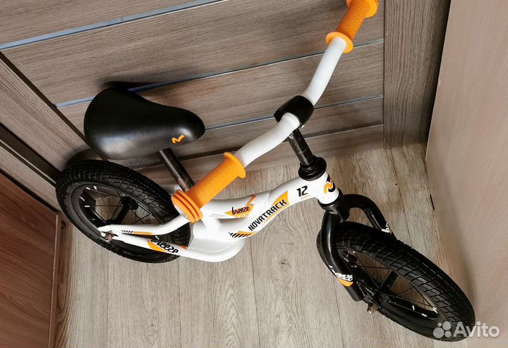 Беговел Novatrack 12