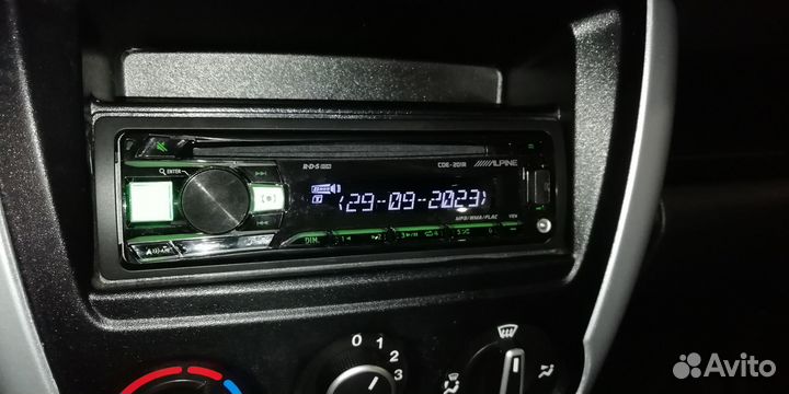 Автомобильный CD-ресивер alpine CDE-201R