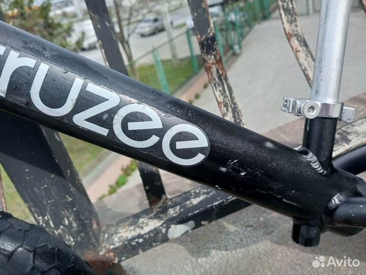 Беговел детский Cruzee Ultralight EVA Black 12
