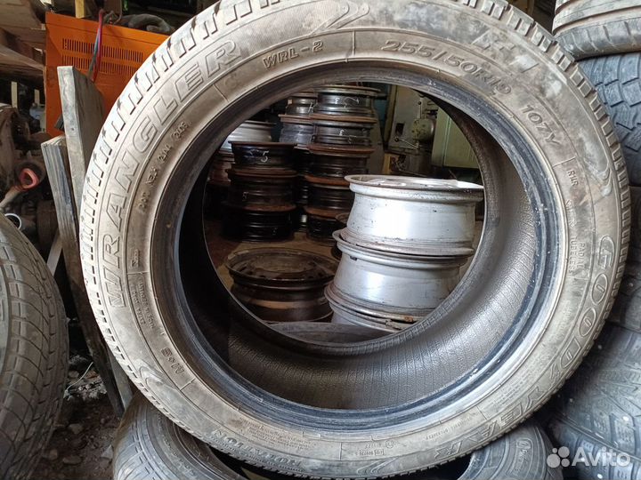 Goodyear Wrangler F1 255/50 R19