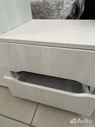 Тумба прикроватная