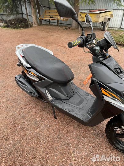 Скутер Vento Wizard