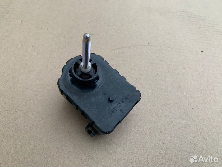 Моторчик корректора фары Toyota