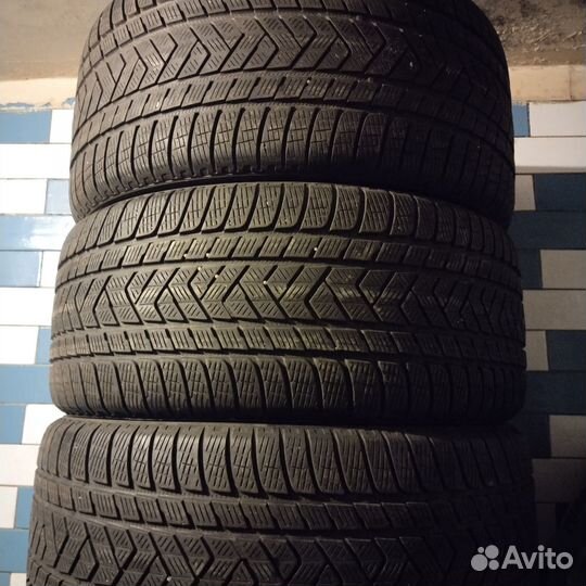 Pirelli Scorpion Winter 305/35 R21 и 275/40 R21