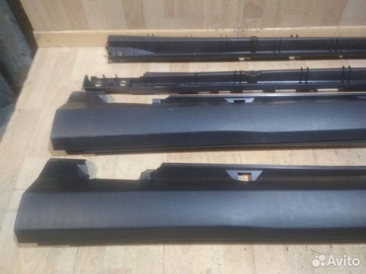 Накладка порога левая Mercedes Benz W292