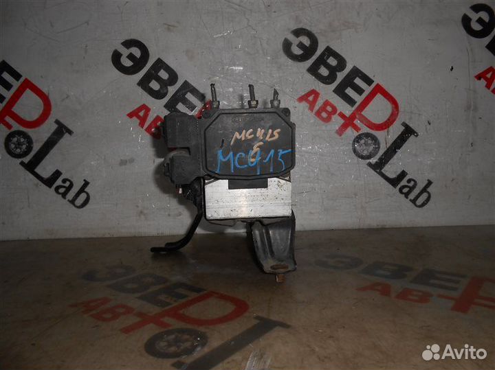 Блок abs Toyota Harrier MCU15 1MZ-FE 2000