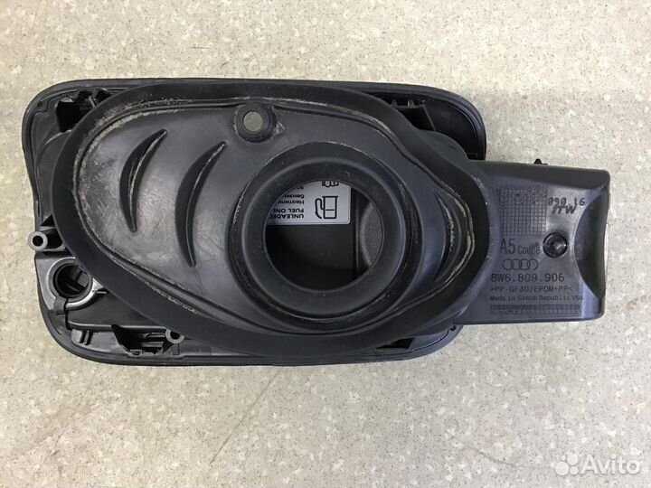 Лючок бензобака Audi A5 S5 2017