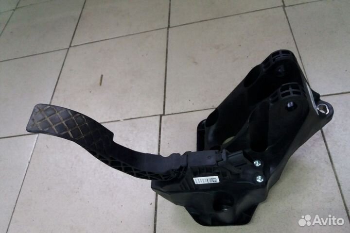 Педаль газа VW Volkswagen Polo Sedan