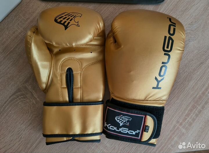Боксерские перчатки