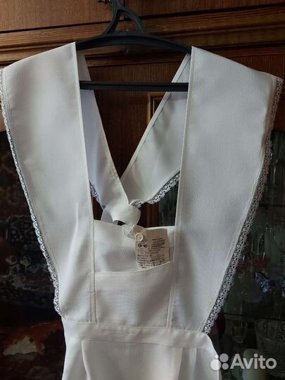 Белый школьный фартук