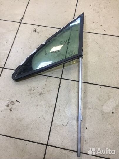 Форточка двери передняя левая Peugeot 407