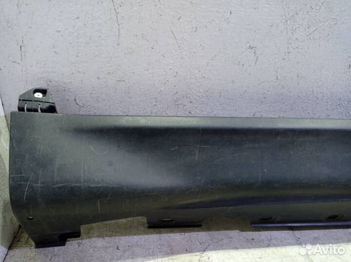 Накладка на правый порог