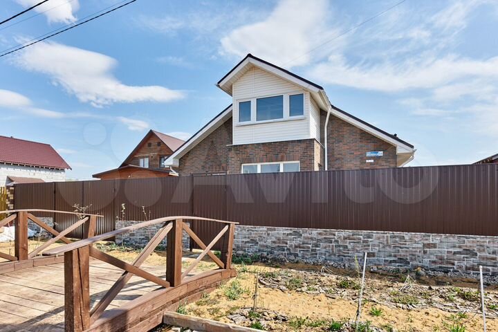 Дом 159,8 м² на участке 7,5 сот.