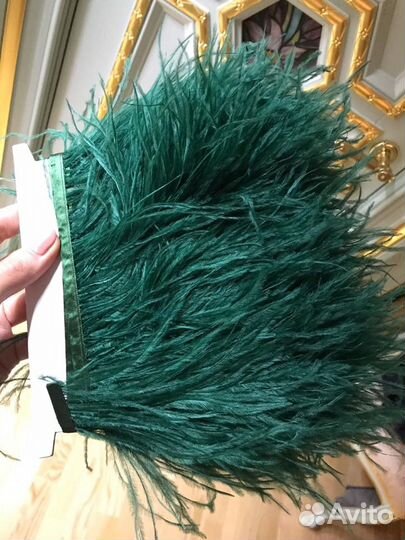 Изумрудные страусиные перья