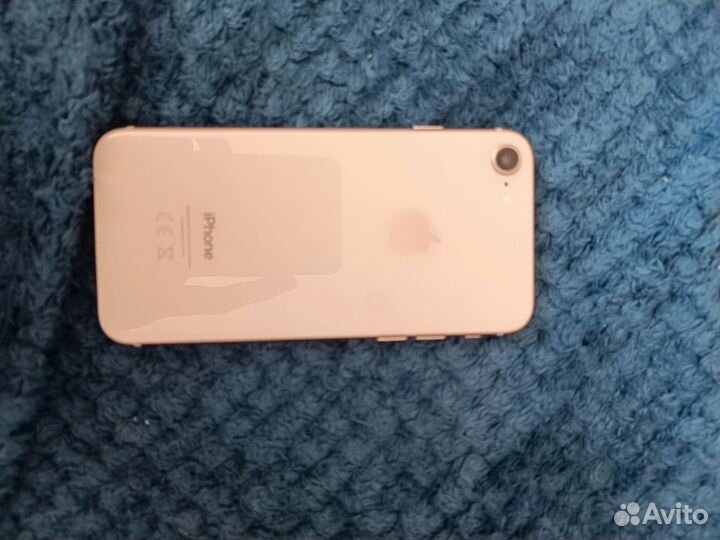 Телефон iPhone 8
