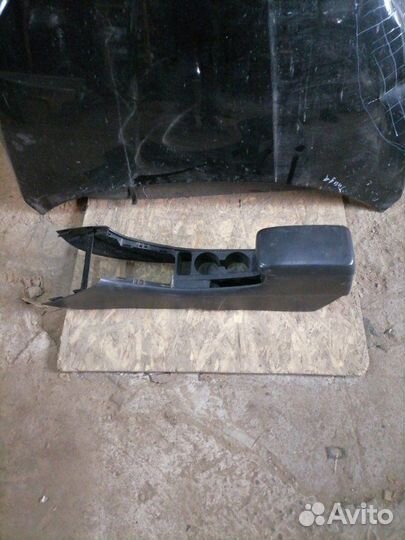 Подлокотник Toyota Corolla E120