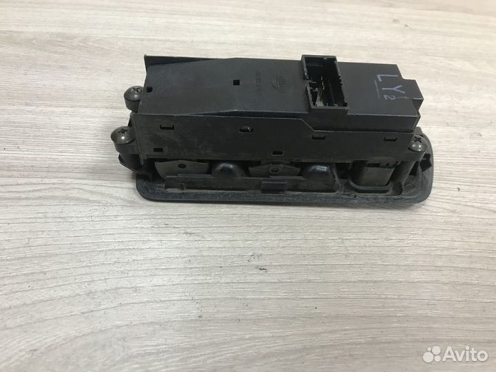 Блок управления стеклоподъемниками Nissan Maxima A