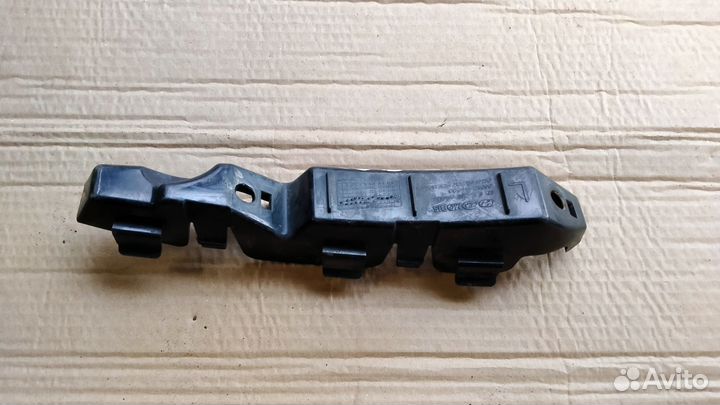 Направляющая переднего бампера левая для Kia Ceed