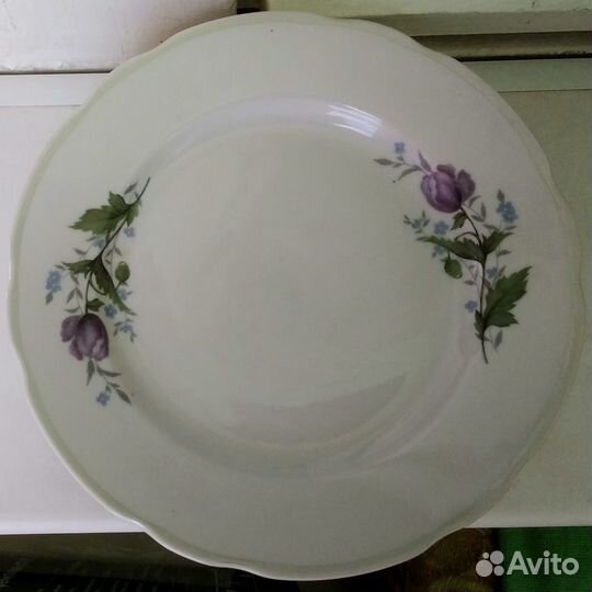 Тарелки и блюдца Дулево