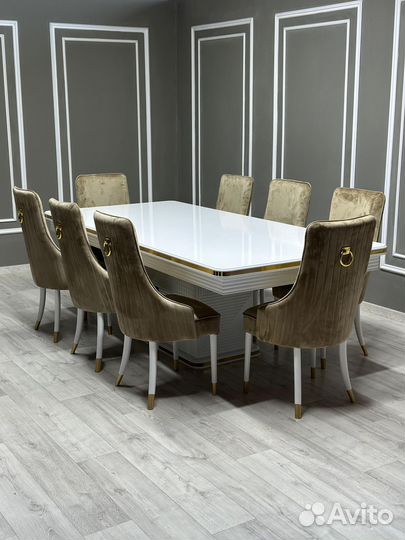 Комплект стол и стулья. В наличии