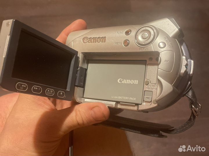 Видеокамера canon