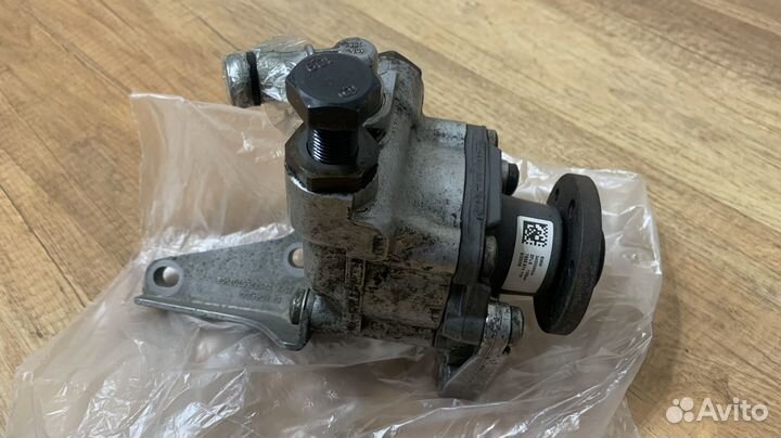 Насос гур BMW X3 E83 N52 32413450590