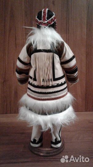 Коллекционная фарфоровая кукла