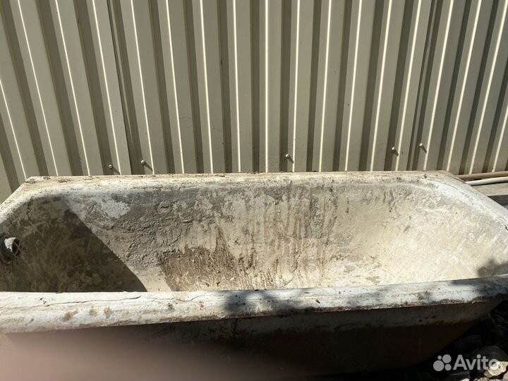 Ванна чугунная