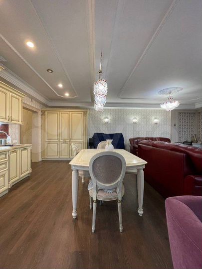 3-к. квартира, 122 м², 7/9 эт.