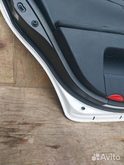 Дверь задняя левая Lexus GS 3 рест. URS190