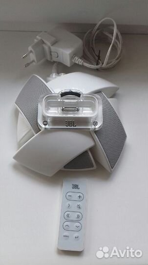 Док-станция с акустикой JBL On Stage Micro III