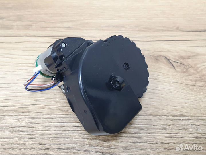 Правое колесо в сборе для роботов пылесосов Tefal