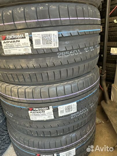Yokohama Advan Sport V105 315/30 R22 107Y