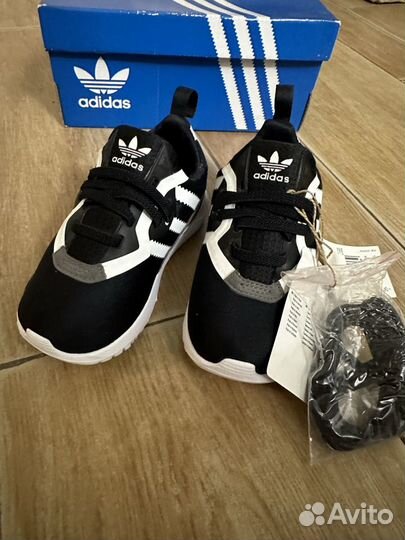 Кроссовки Adidas