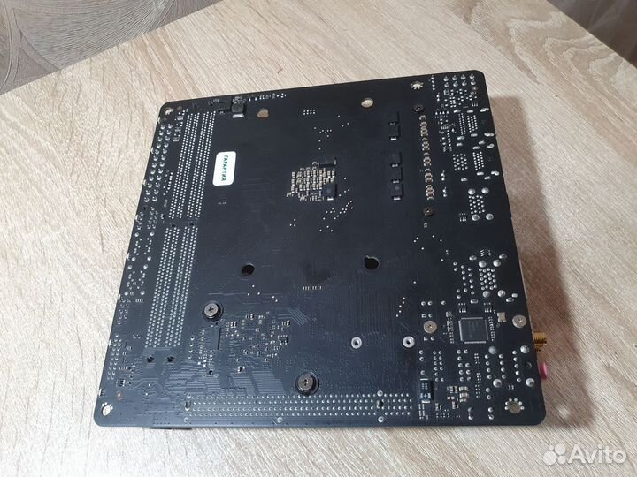 Материнская плата AM4 mini-ITX