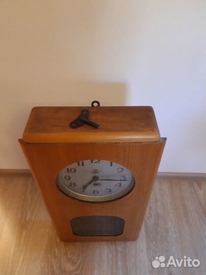 Настенные часы с маятником (Орловский час. завод)