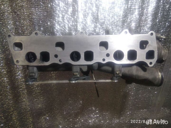 Впускные коллектора двигателя Мерседес ом 642