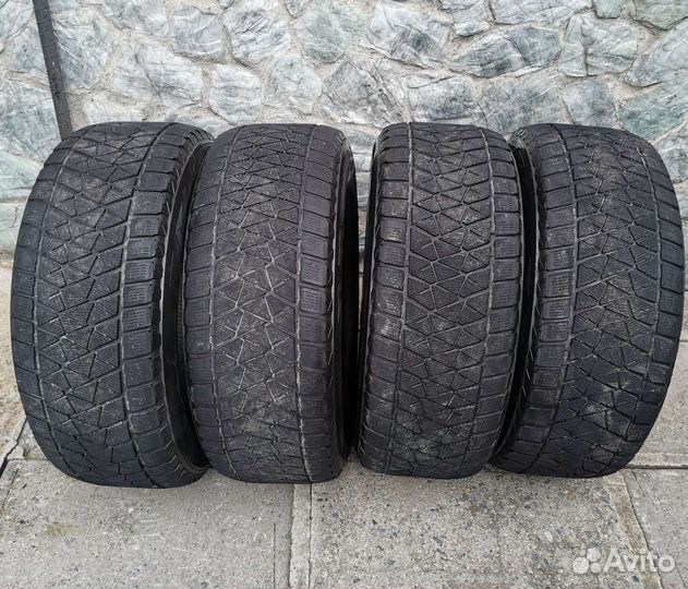 Bridgestone Blizzak DM-V2 285/60 R18