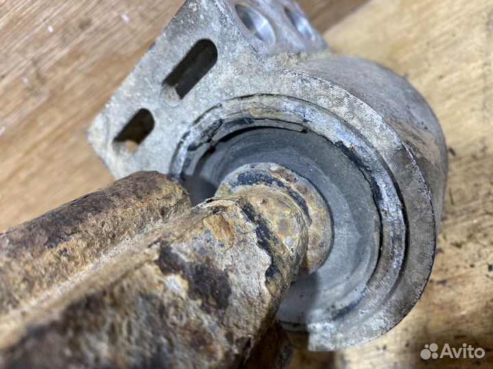 Рычаг передний левый Opel Antara 1