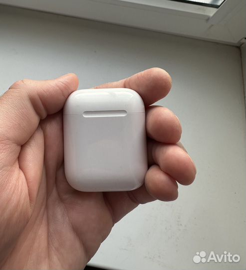 Наушники Apple AirPods 2-го поколения