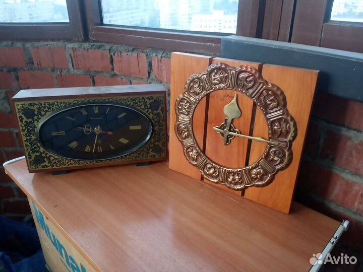 Часы настольные и настенные СССР