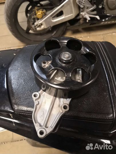 Водяная помпа охлаждения Honda akkord 7