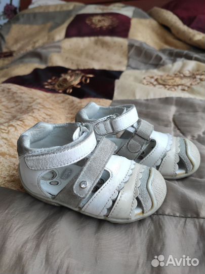 Сандалии детские 19 chicco