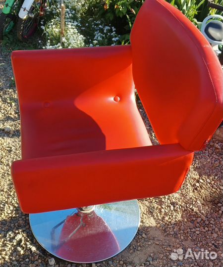 Парикмахерское кресло