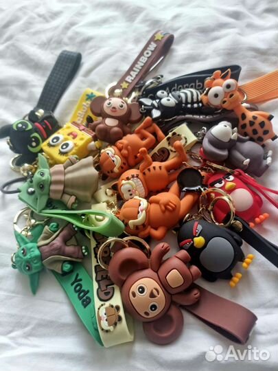 Брелок для ключей с игрушкой