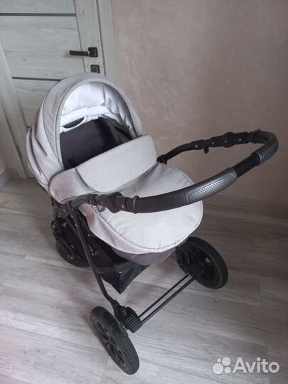 Коляска 3 в 1 Smile Line serenade